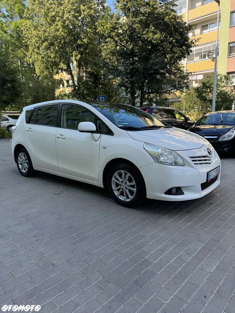 Toyota Verso 2.0 D-4D - 1