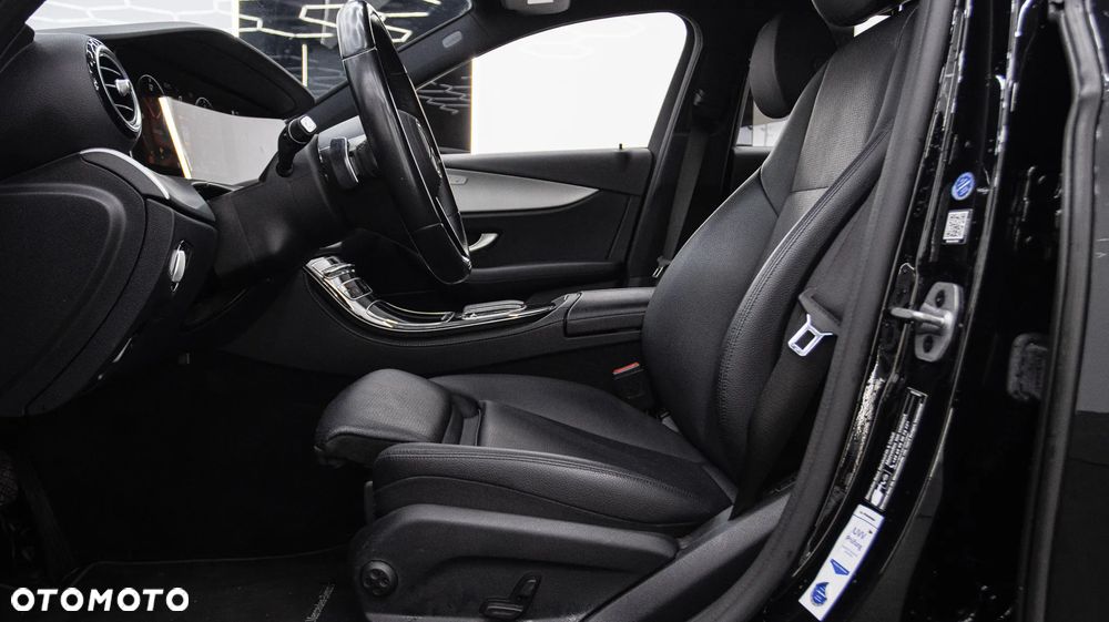 Mercedes-Benz Klasa E 220 d mHEV 4-Matic Avantgarde 9G-Tronic - 17