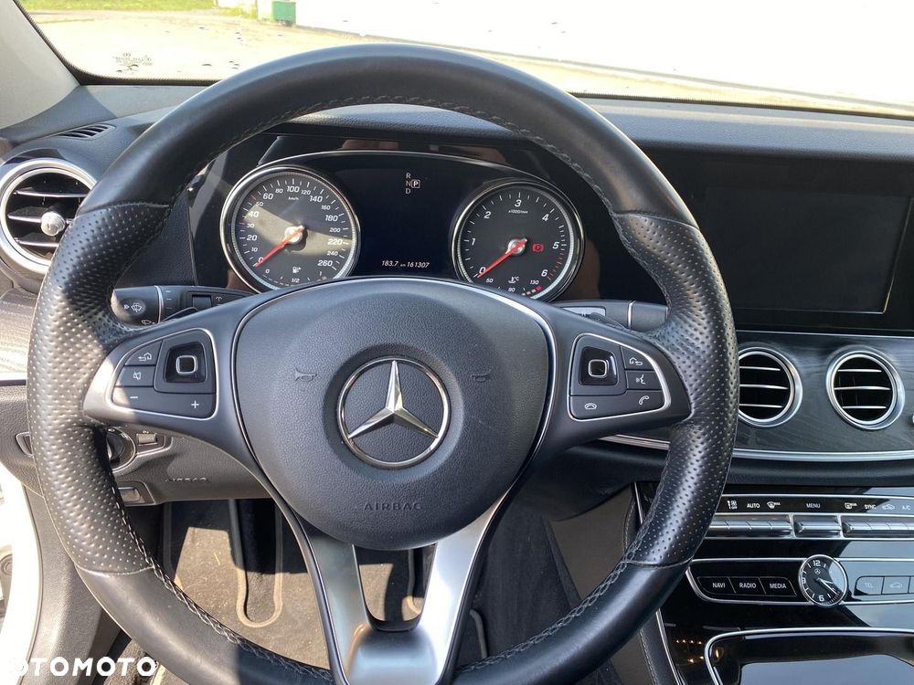 Mercedes-Benz Klasa E - 19