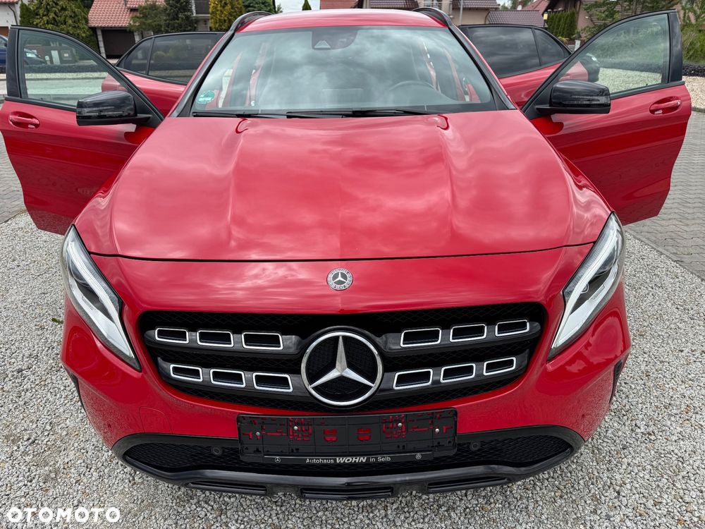 Mercedes-Benz GLA 180 Urban - 35