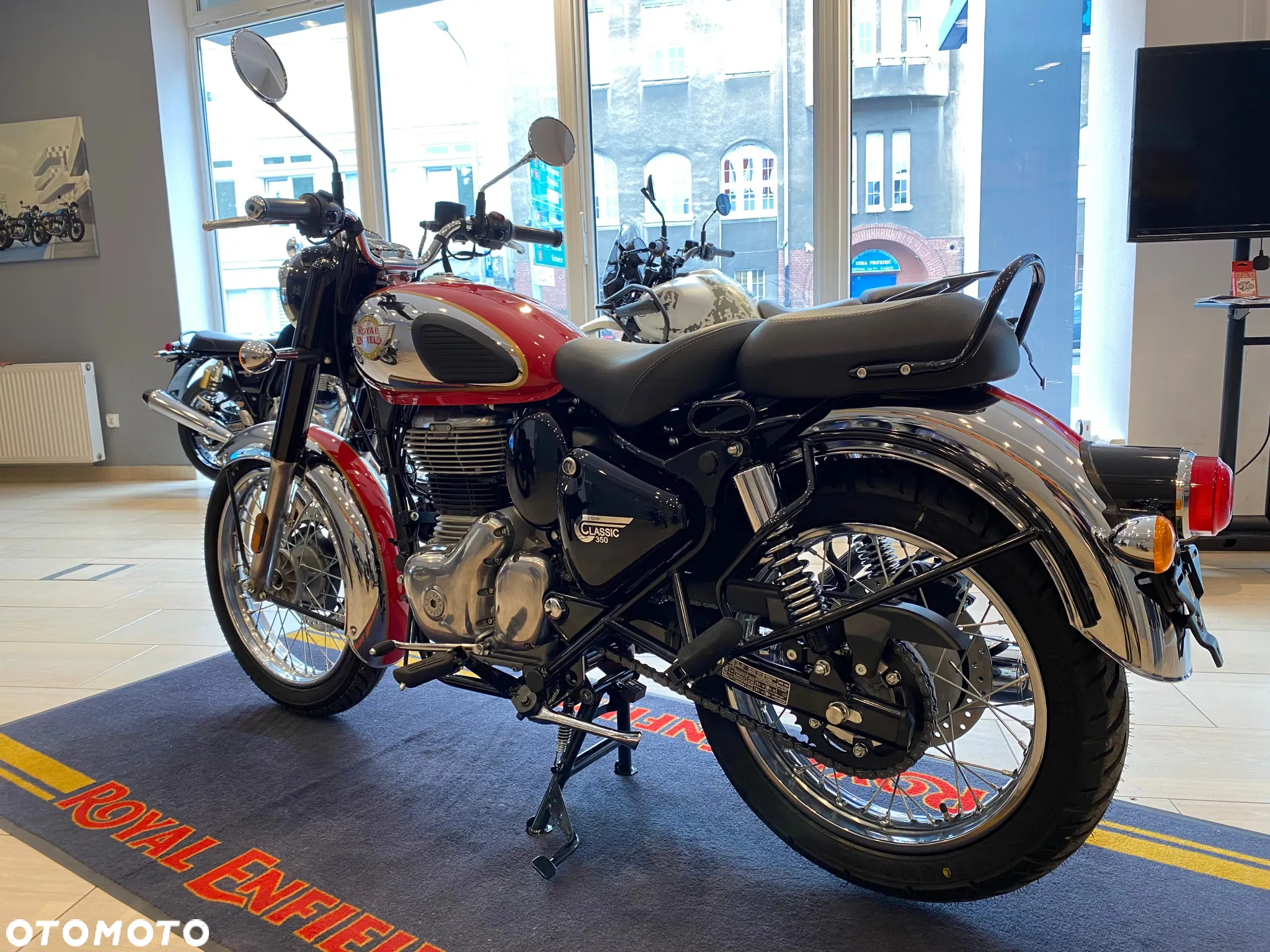 Royal Enfield Classic - 12