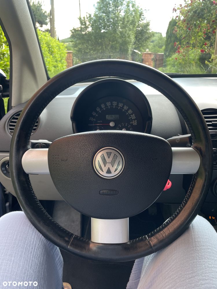Volkswagen New Beetle 1.6 - 10