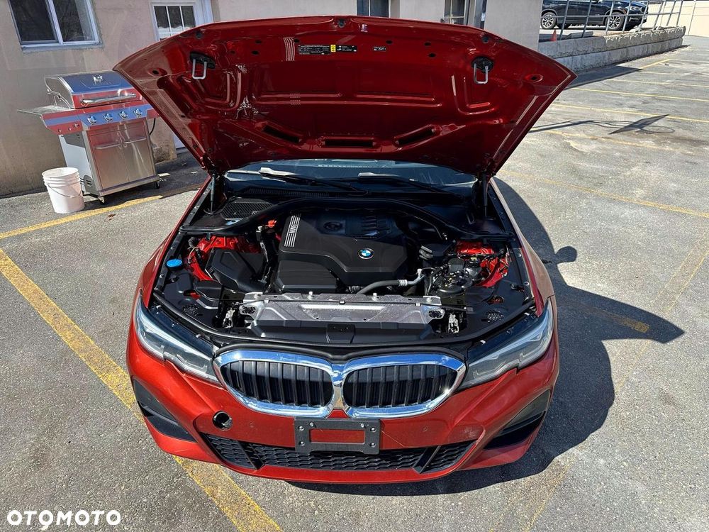 BMW Seria 3 330i xDrive M Sport - 9
