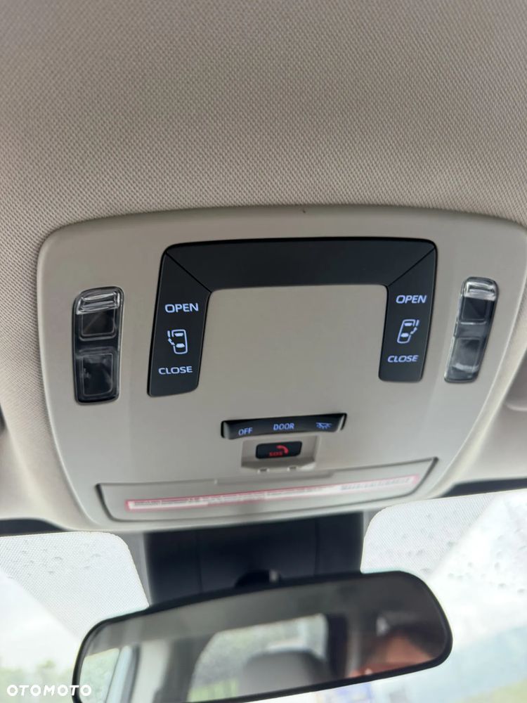 Toyota Sienna - 28