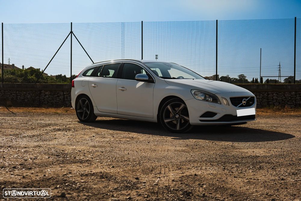 Volvo V60 2.0 D3 R-Design Start/Stop - 1
