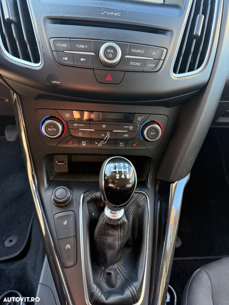 Ford Focus 1.0 EcoBoost Titanium - 9