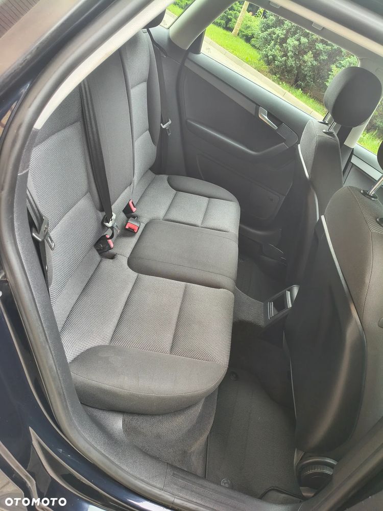 Audi A3 Sportback 1.6 TDI DPF Ambiente - 11