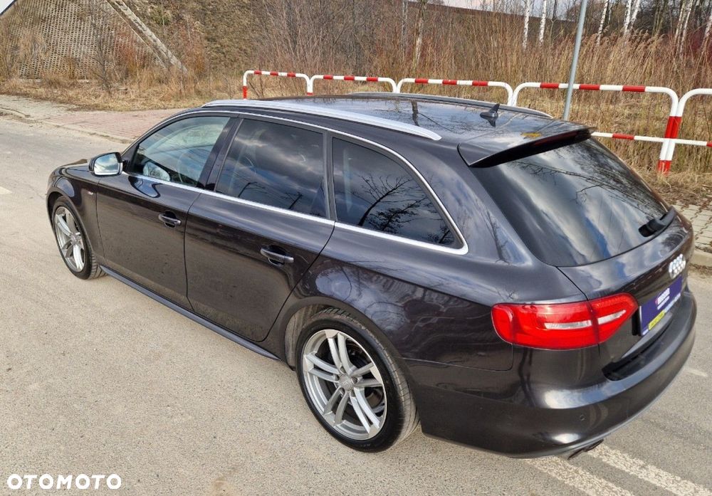 Audi A4 Avant 2.0 TDI DPF quattro S line Sportpaket - 4