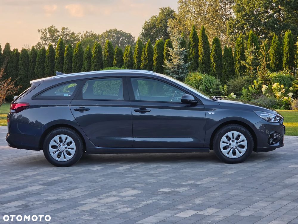 Hyundai i30 1.5 DPI Classic + - 15