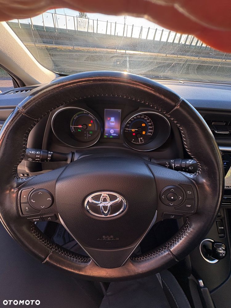 Toyota Auris Hybrid 135 Prestige - 16