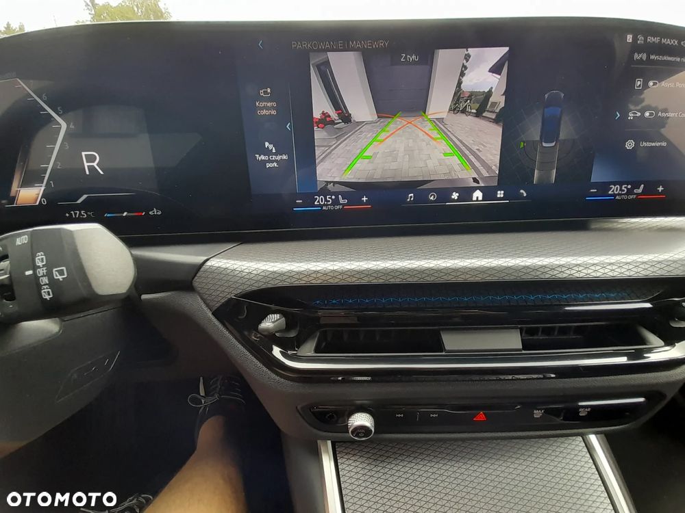 BMW Seria 3 330i Touring M Sport - 14