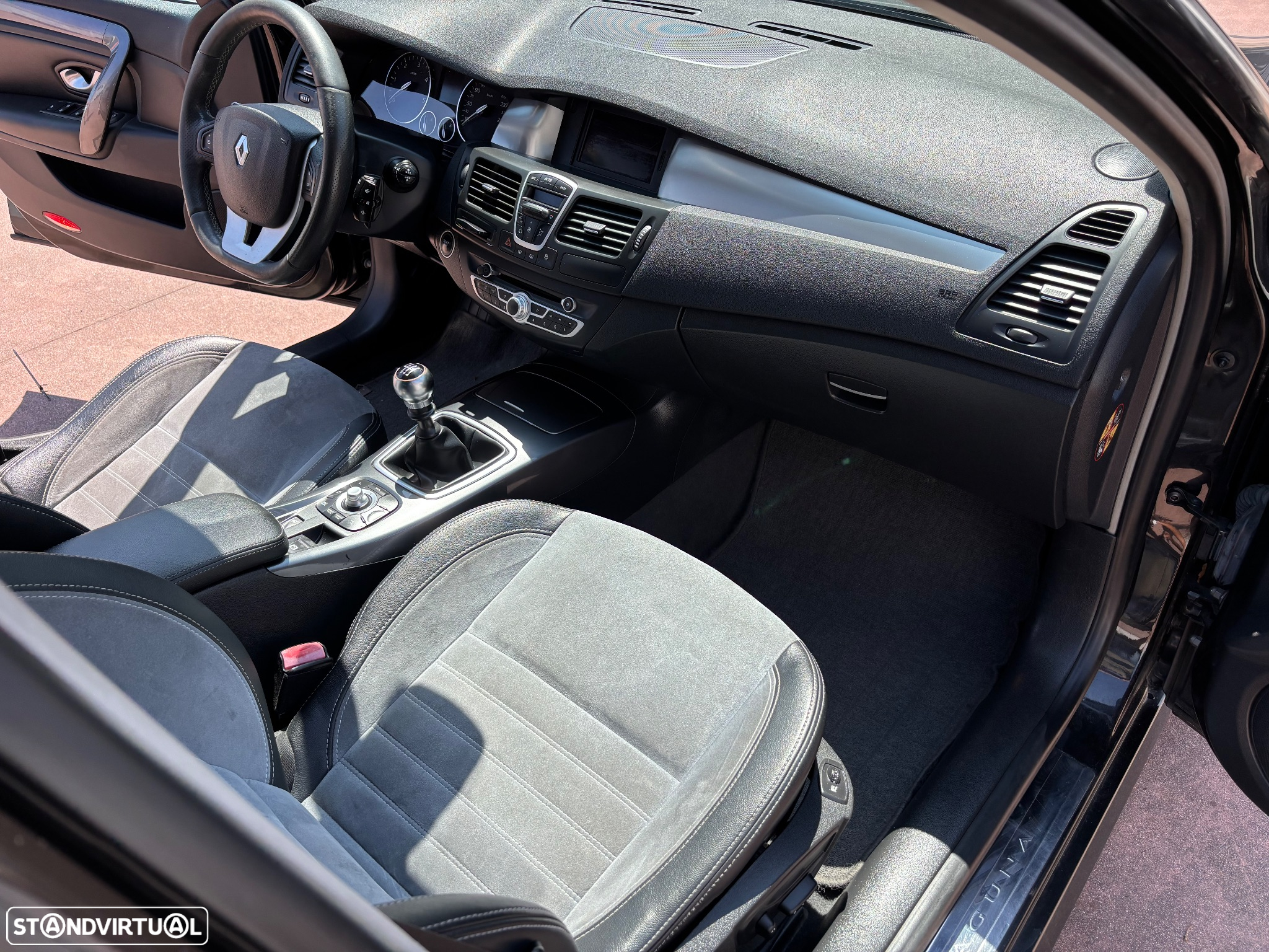 Renault Laguna Break 2.0 dCi Confort - 9