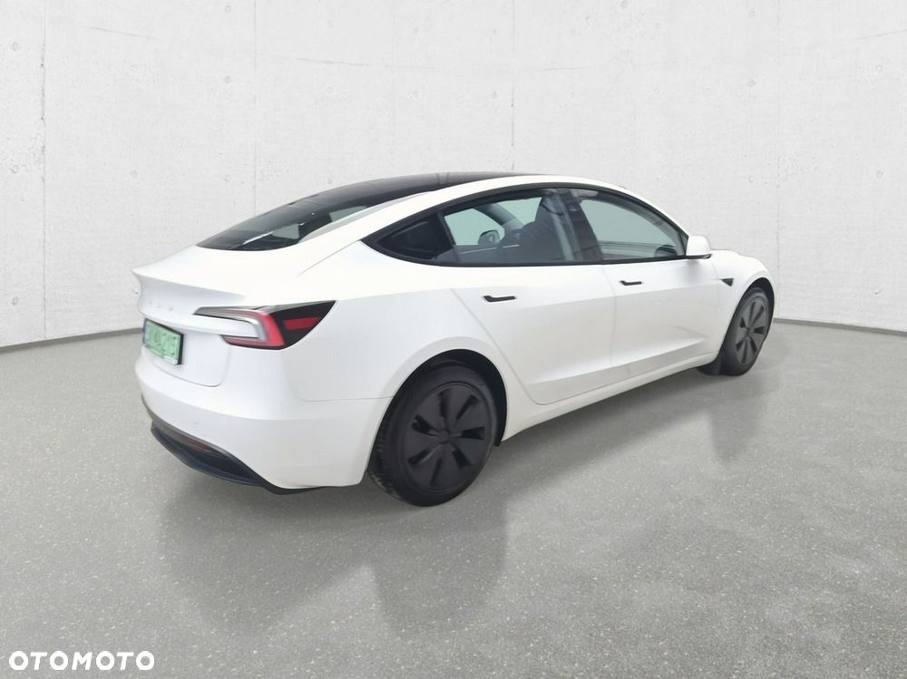 Tesla Model 3 - 7