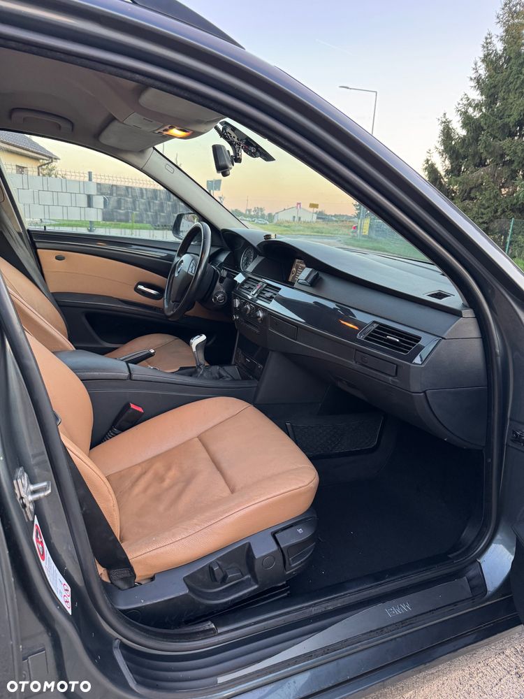 BMW Seria 5 520d Edition Exclusive - 24
