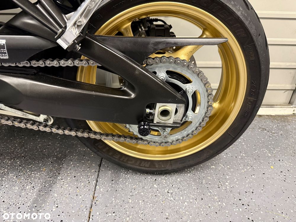Yamaha FZ8 - 15
