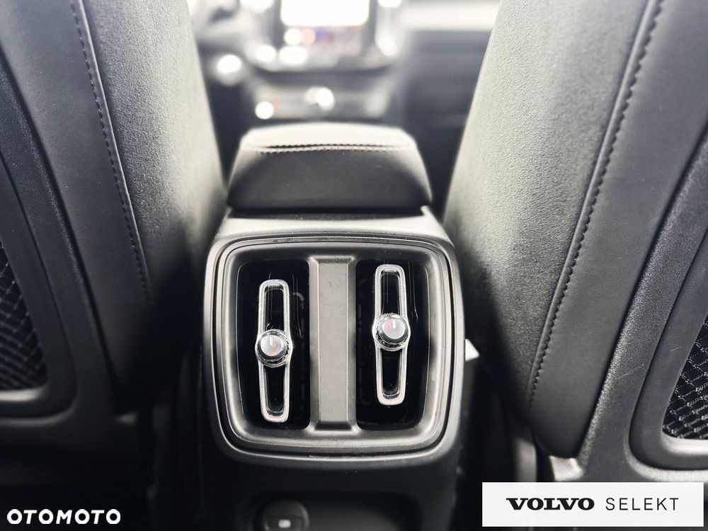 Volvo XC 40 - 30