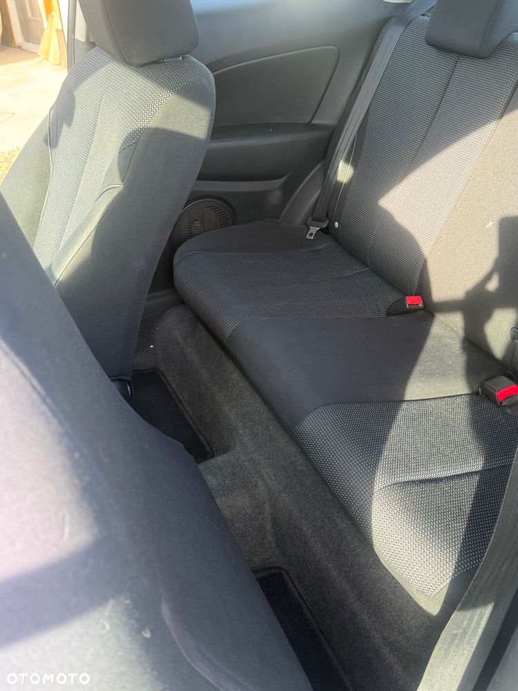 Mazda 2 - 3