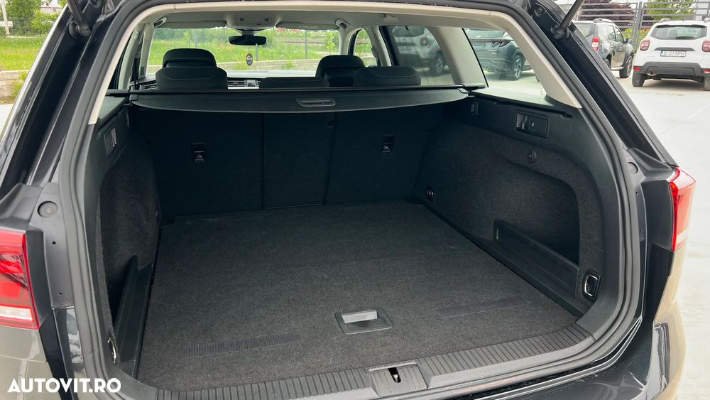 Volkswagen Passat 2.0 TDI SCR DSG Business - 27