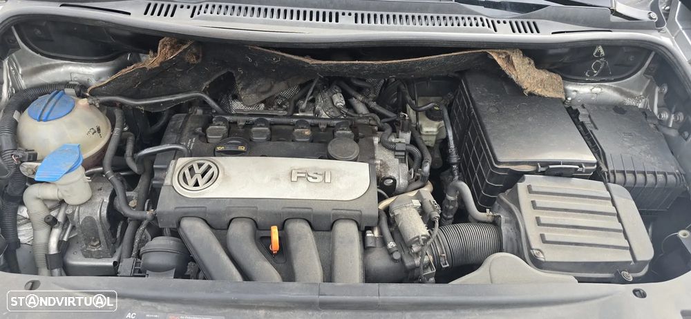 VW Touran 2.0 Gasolina de 2006 - VIATURA PARA PEÇAS - 16