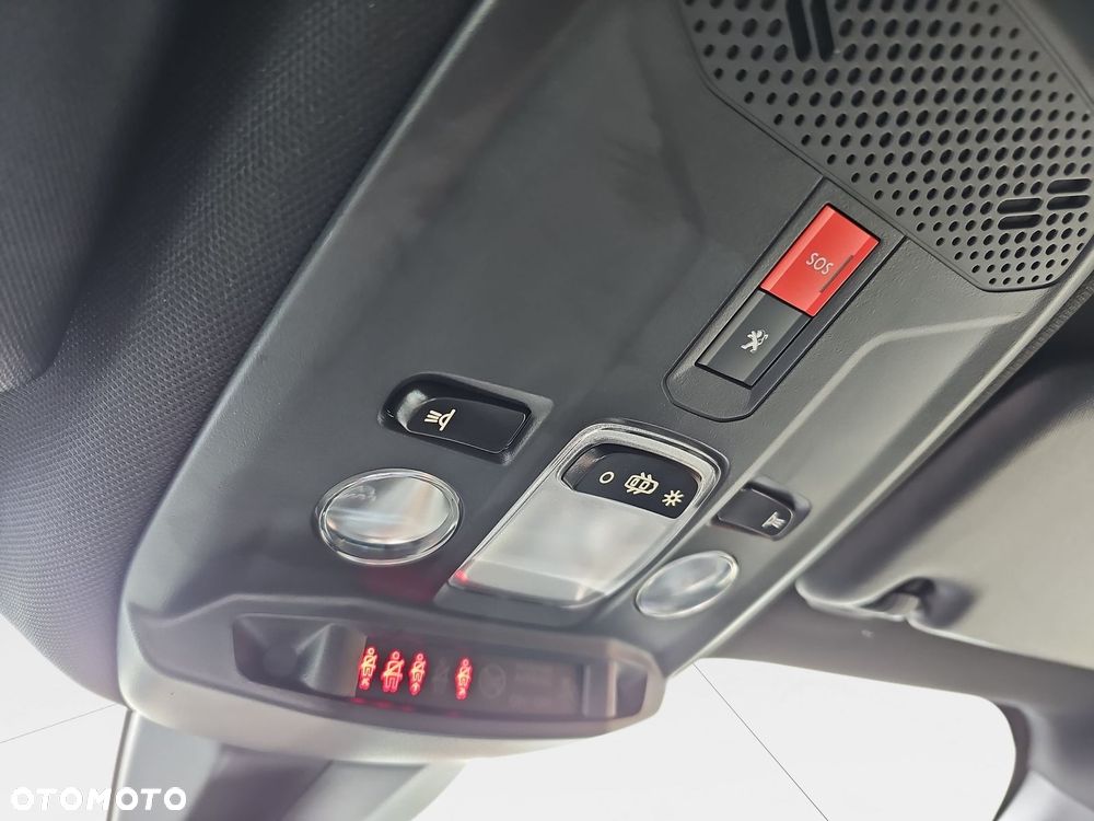 Peugeot 2008 50kWh Allure - 30