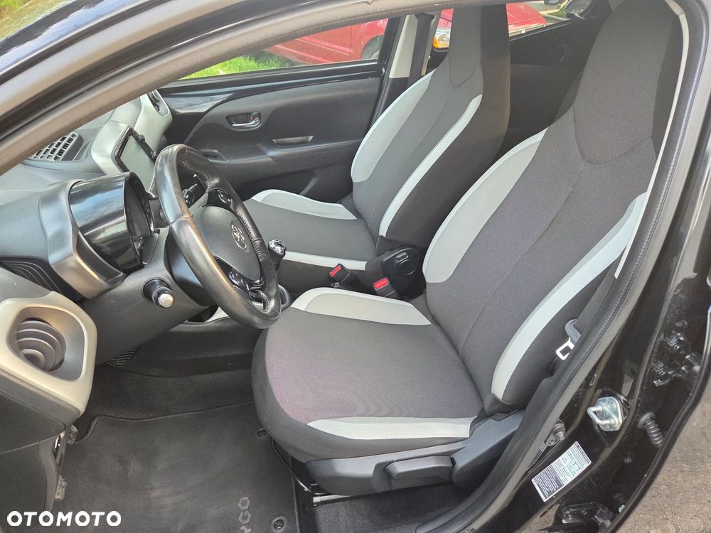 Toyota Aygo x-play touch - 20