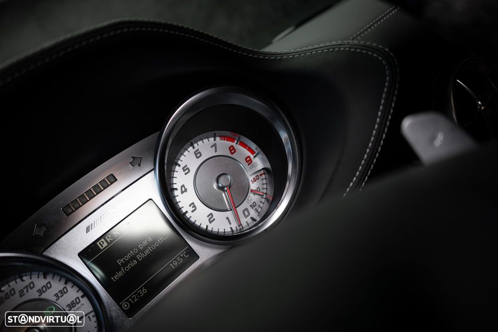 Mercedes-Benz SLS 63 AMG - 45