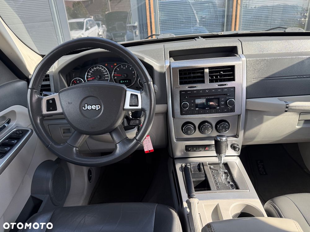 Jeep Cherokee 3.7 Limited - 14
