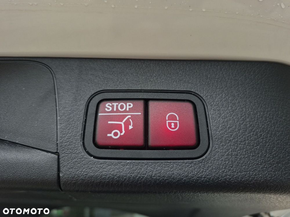 Mercedes-Benz EQB - 26