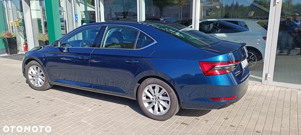 Skoda Superb 1.5 TSI Ambition - 4