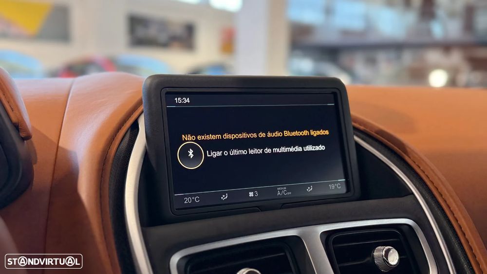 Aston Martin DB11 Coupé - 28