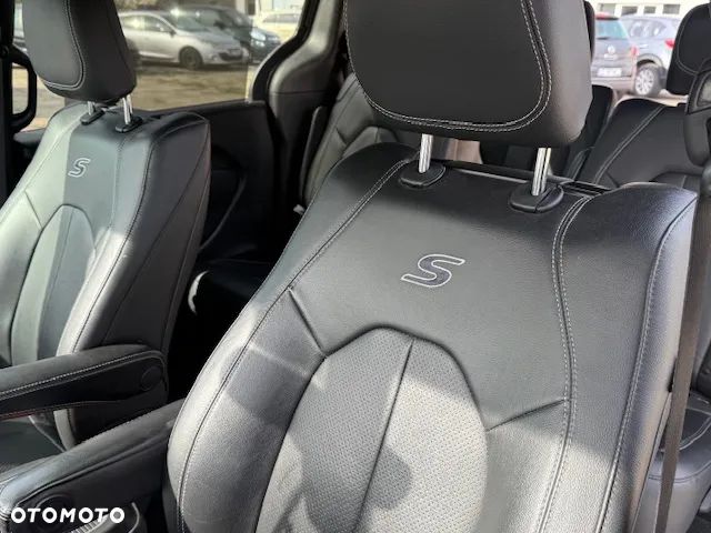 Chrysler Pacifica - 7