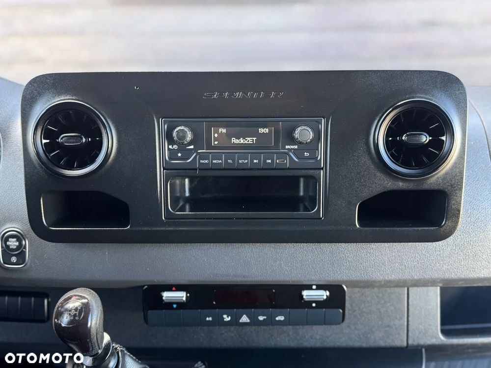 Mercedes-Benz SPRINTER - 25