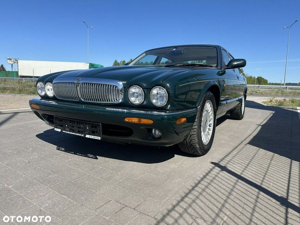 Jaguar XJ - 13