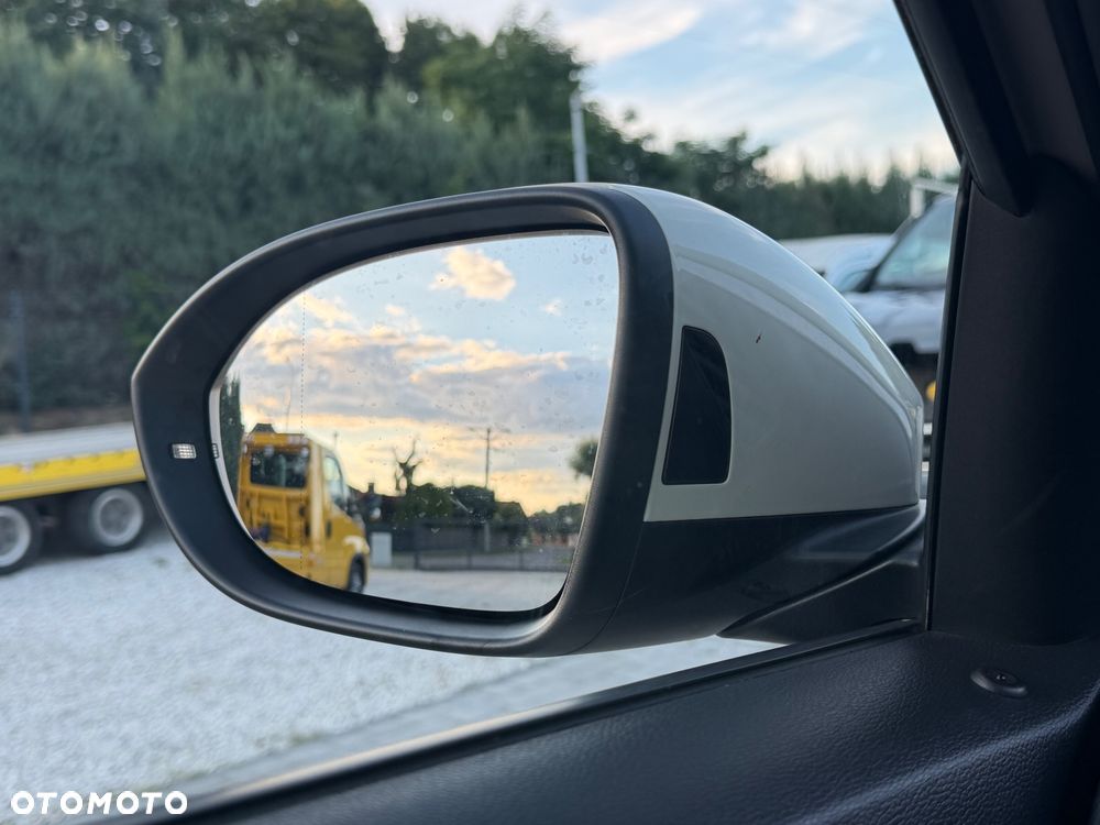 Volkswagen T-Roc 1.5 TSI Life - 28