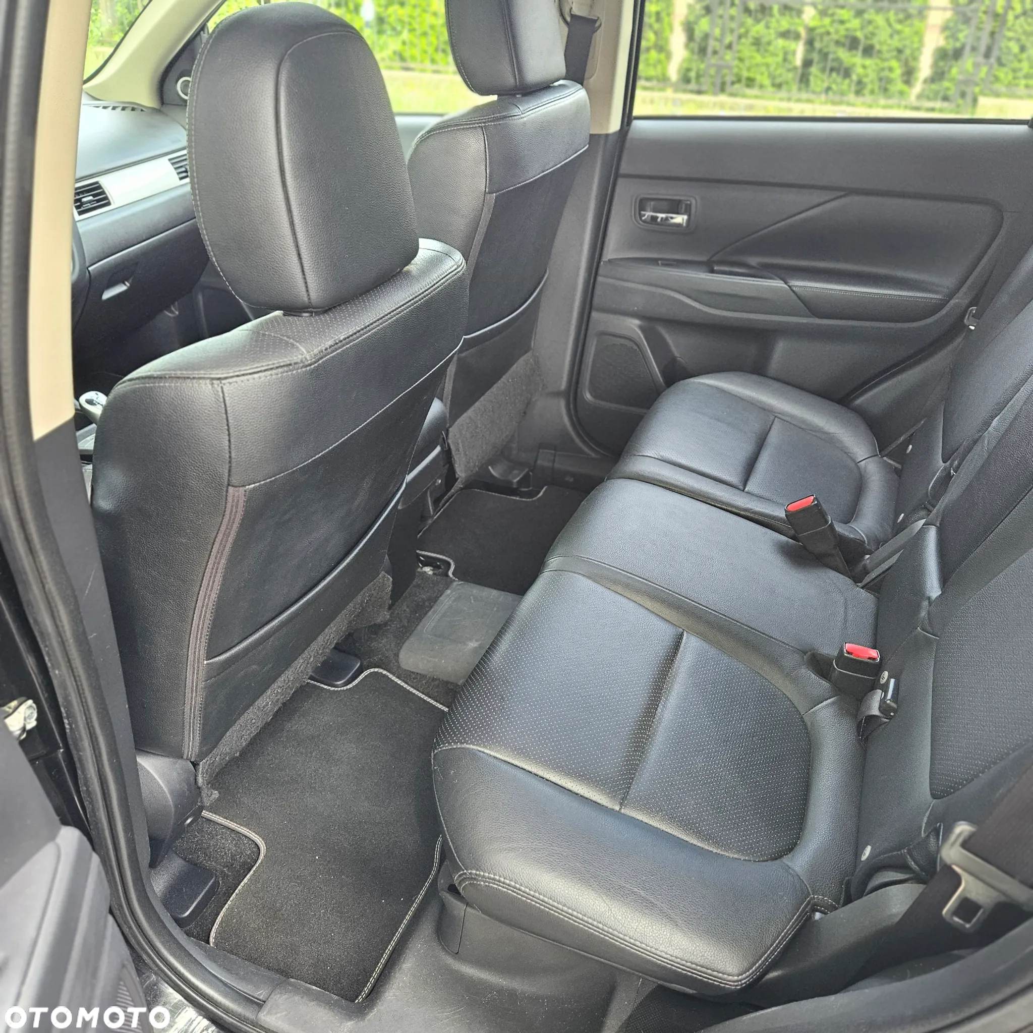 Mitsubishi Outlander 2.0 4WD Plug-In Hybrid Top - 15
