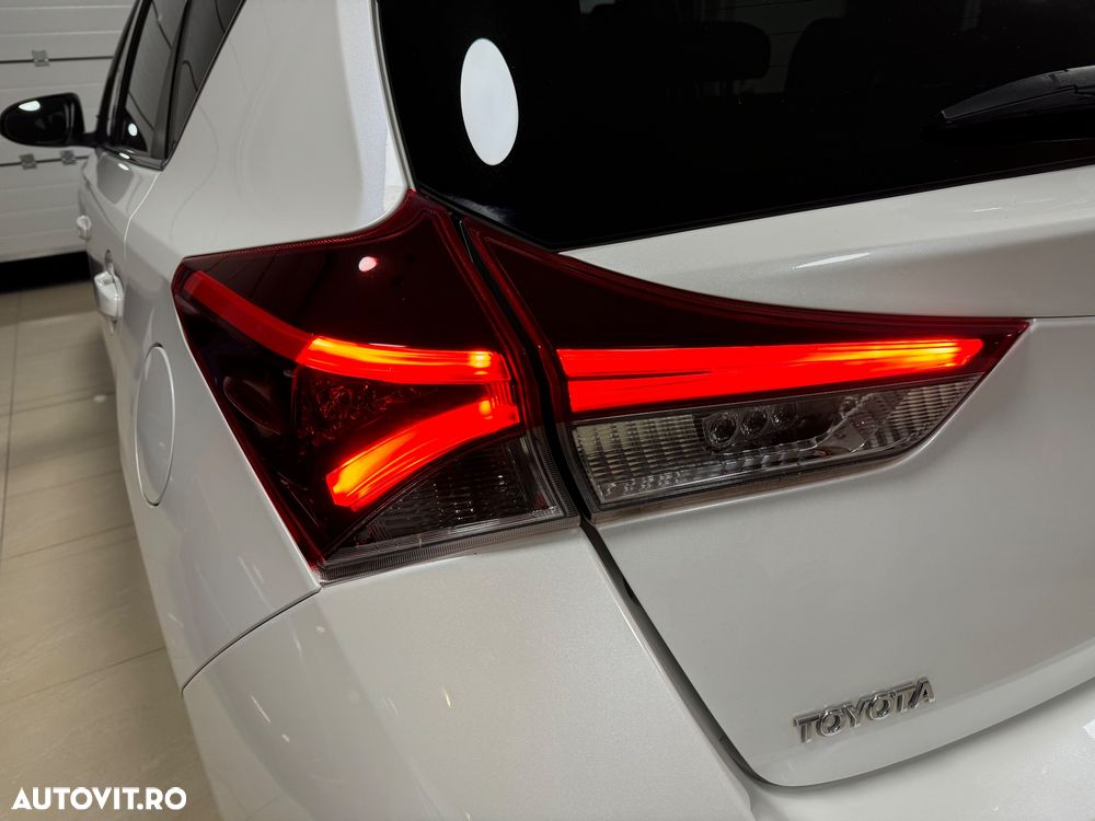 Toyota Auris 1.8 VVT-i Hybrid Automatik Touring Sports Team Deutschland - 31