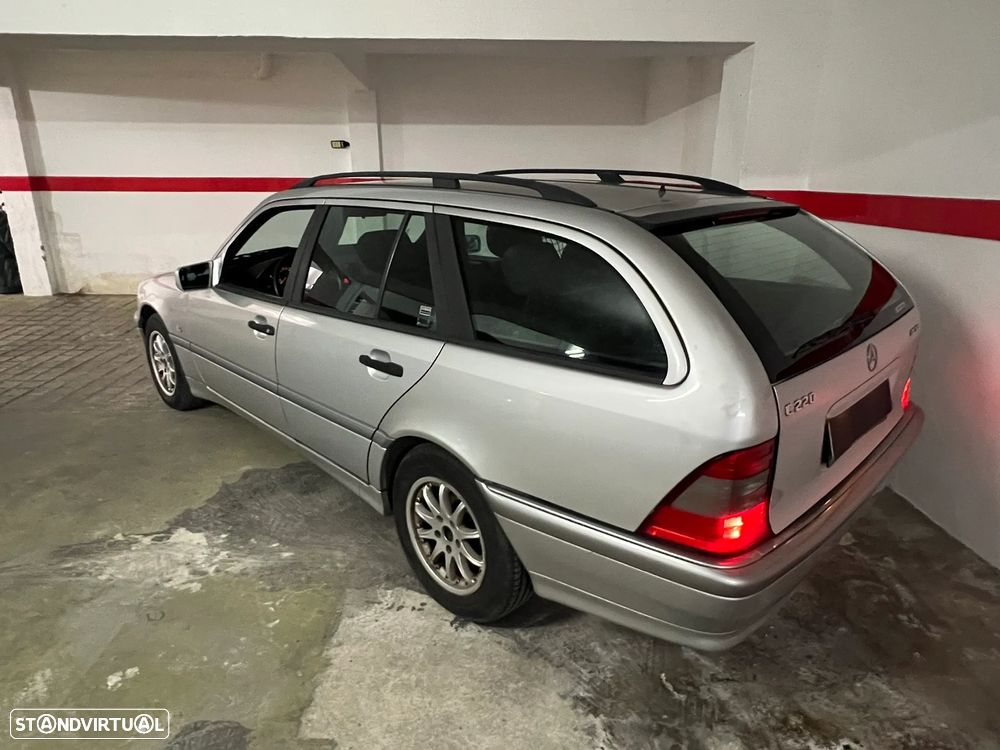 Mercedes-Benz C 220 D - 12