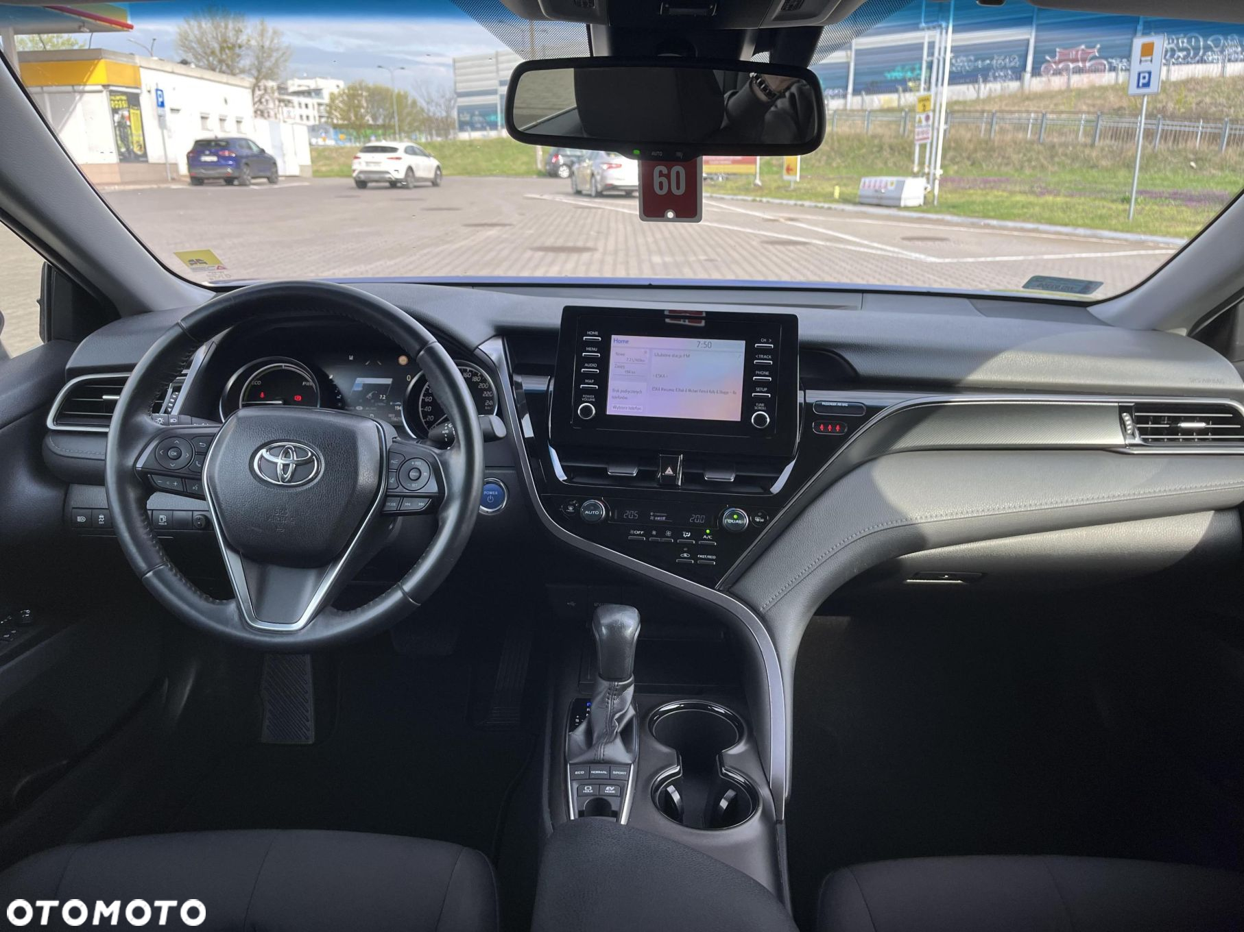 Toyota Camry - 12