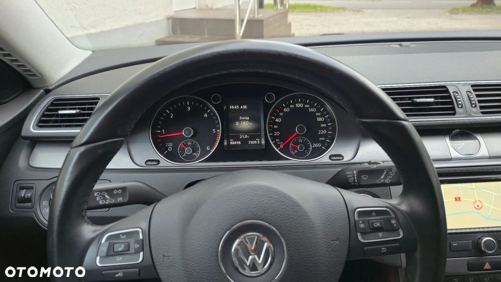 Volkswagen Passat 1.6 TDI Comfortline - 21
