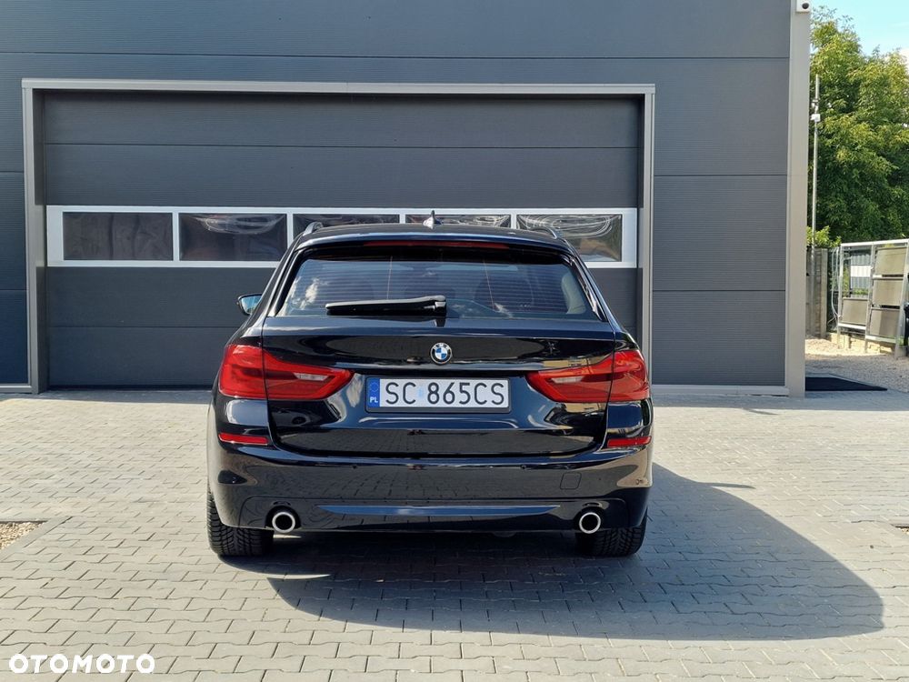 BMW Seria 5 530d Sport Line - 16