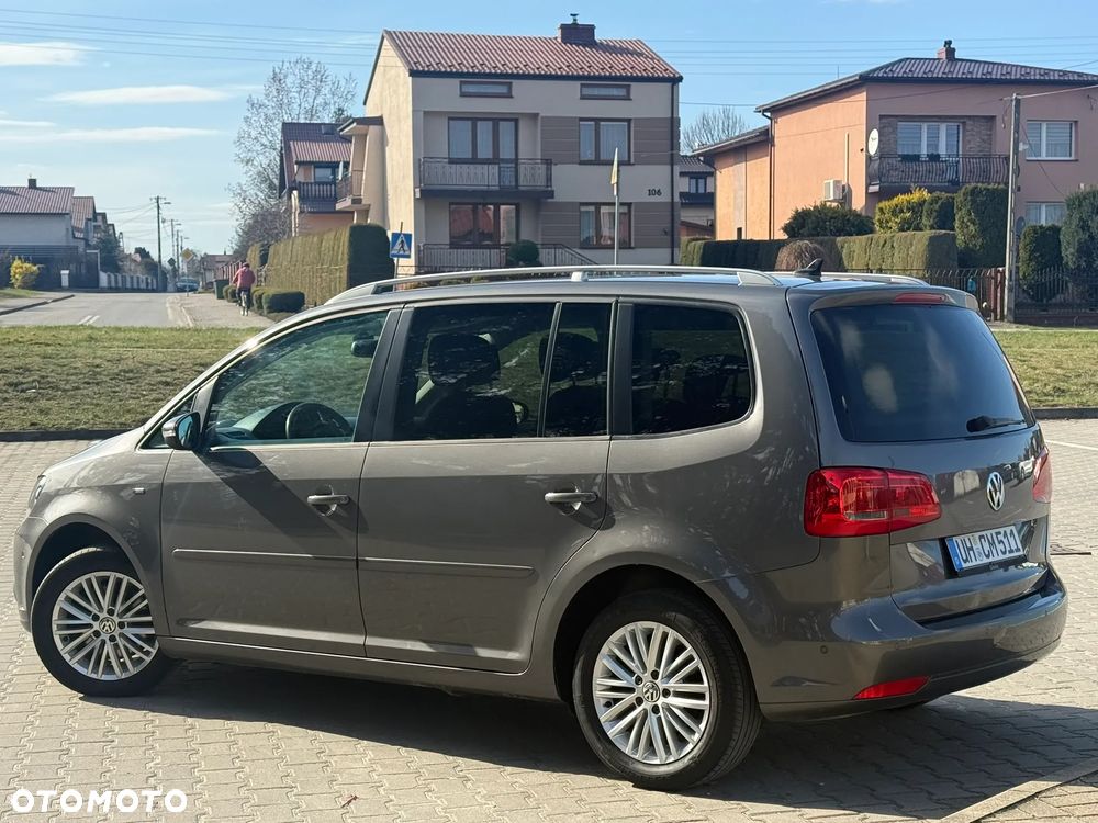 Volkswagen Touran - 9