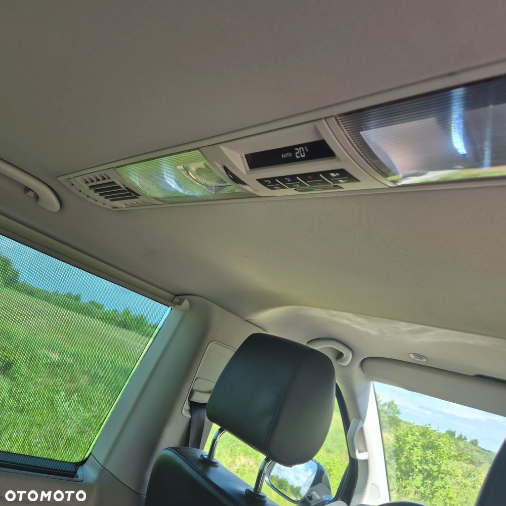 Volkswagen Caravelle 2.0 TDI L2 Trendline 4Motion DSG - 11