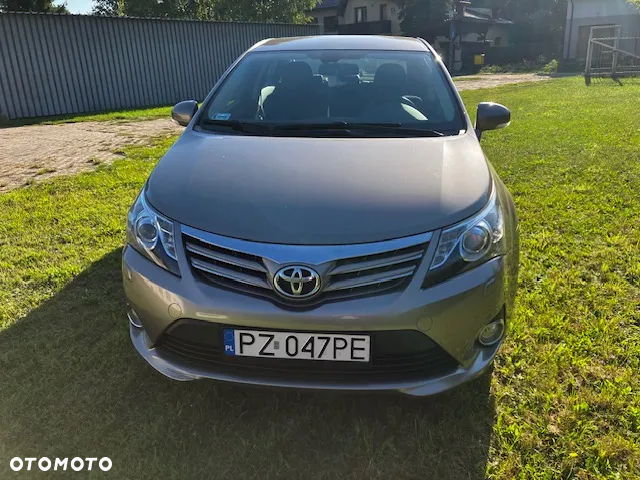 Toyota Avensis 2.0 Premium - 2