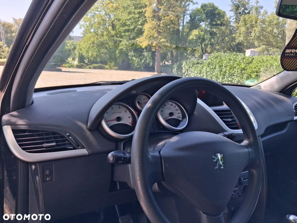 Peugeot 207 - 17