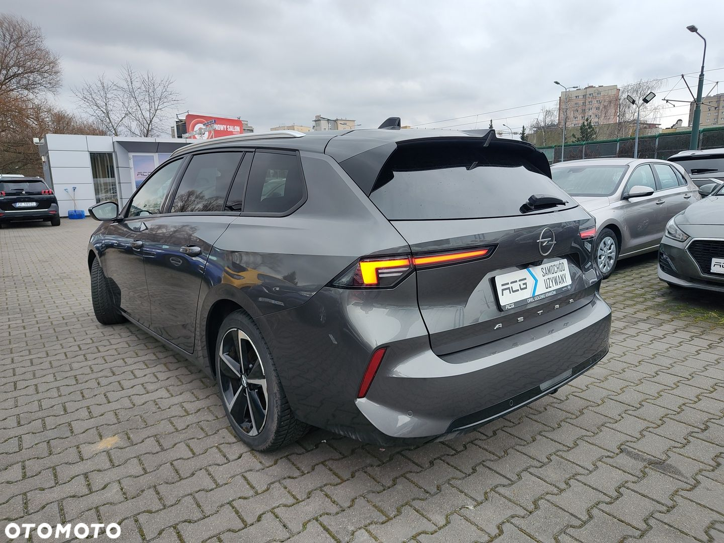 Opel Astra V 1.2 T Elegance S&S - 4