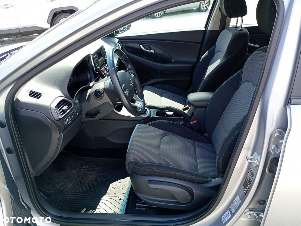 Hyundai i30 1.5 DPI Classic + - 20