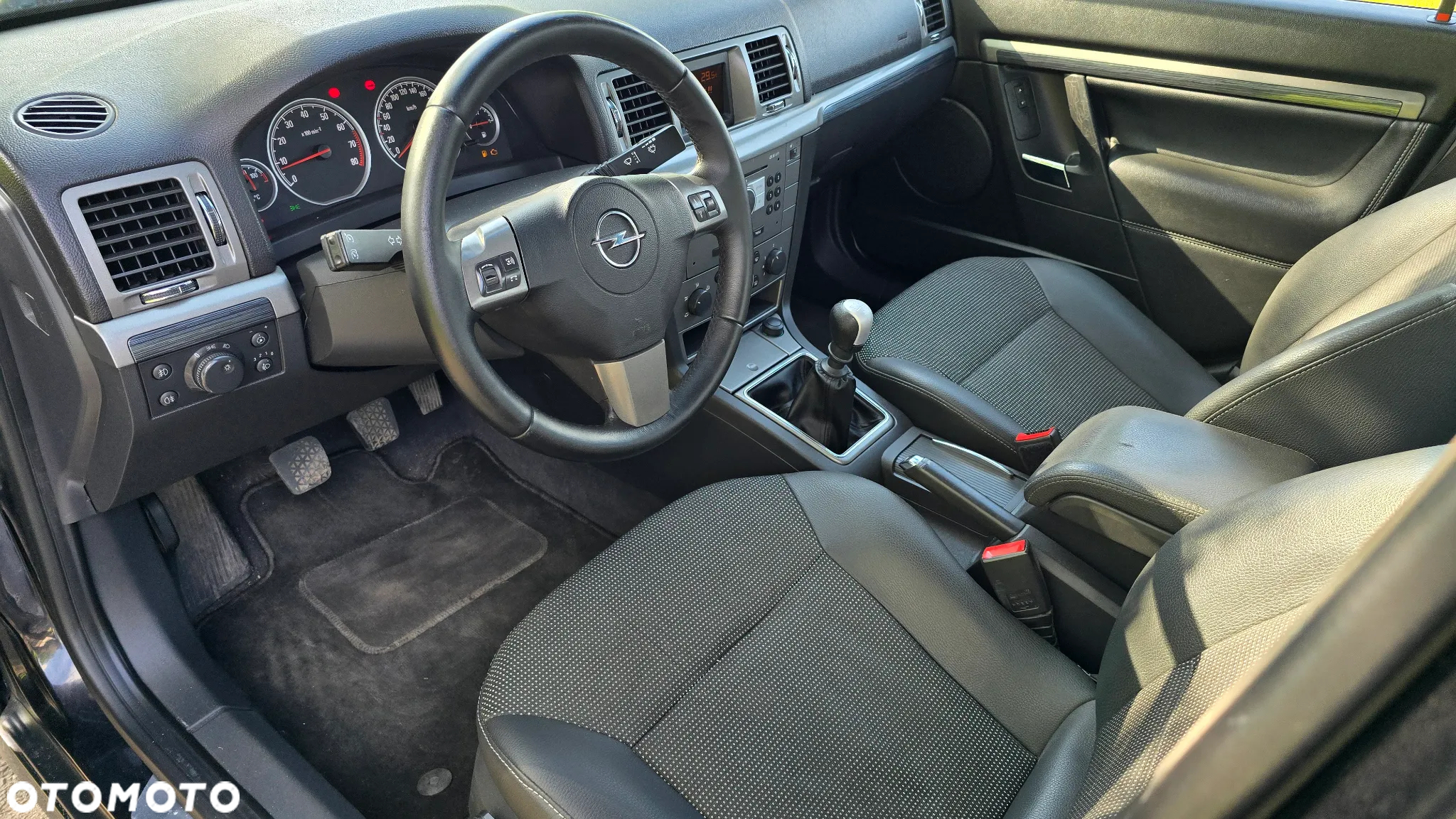 Opel Vectra 2.0 T Cosmo - 11