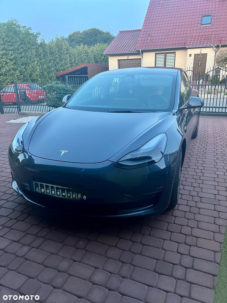 Tesla Model 3 - 9