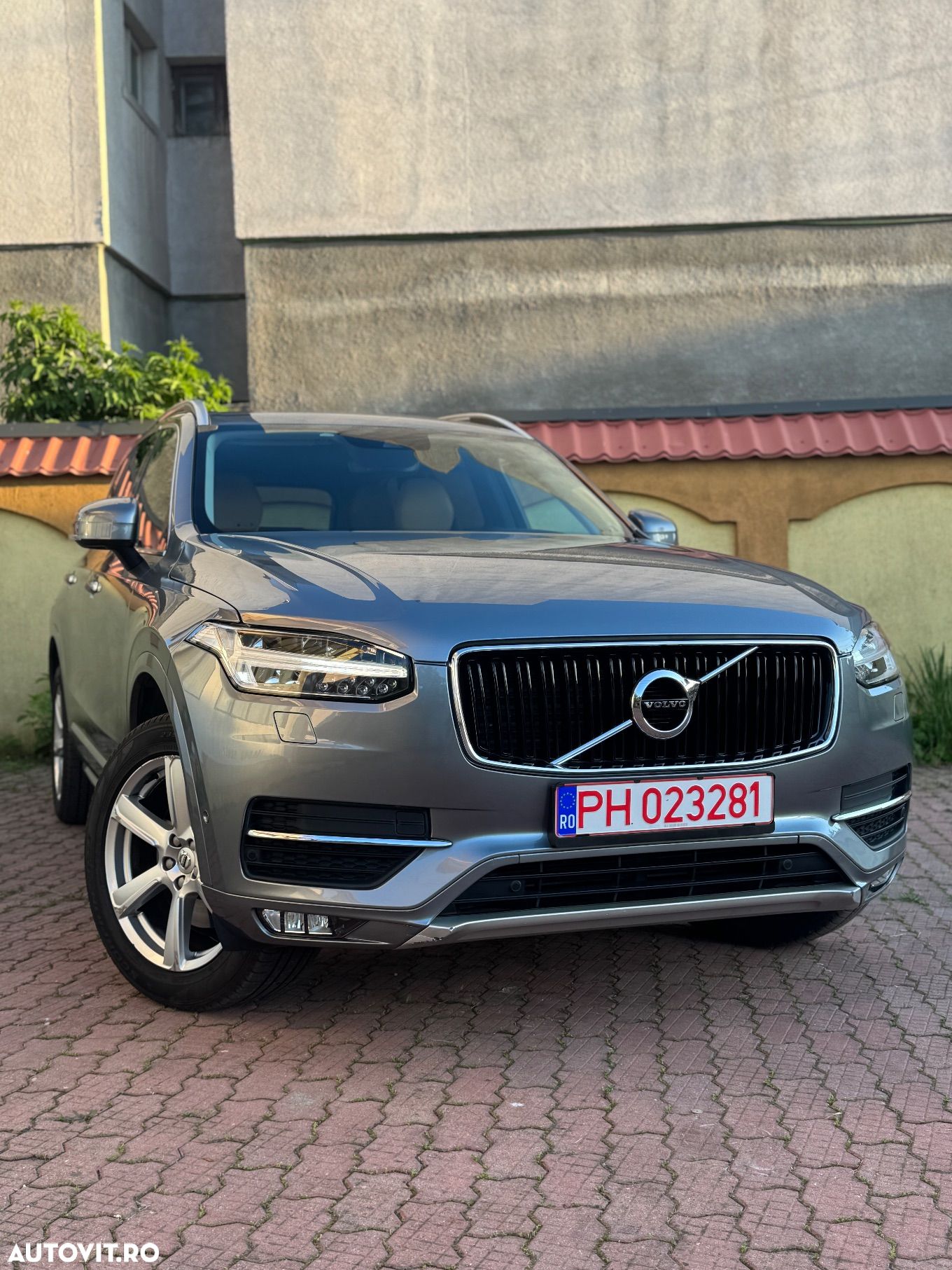 Volvo XC 90 D5 AWD Geartronic Momentum - 1