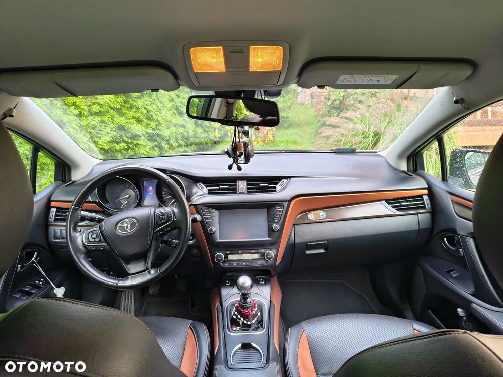 Toyota Avensis 1.8 Premium - 20